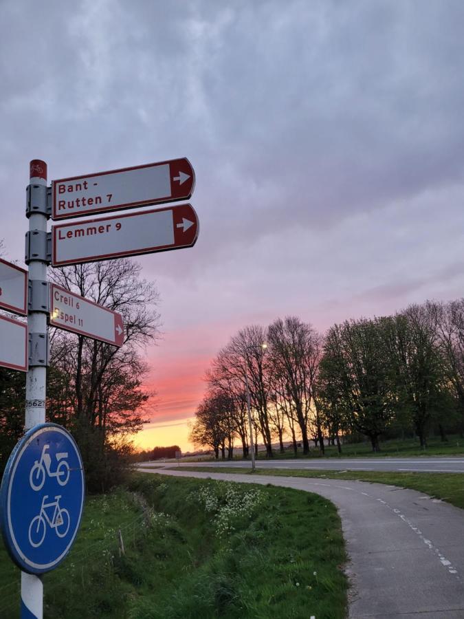 Vakantiehuis Aan Het Bos - Gelegen Aan De Tulpenroute Bant Ngoại thất bức ảnh